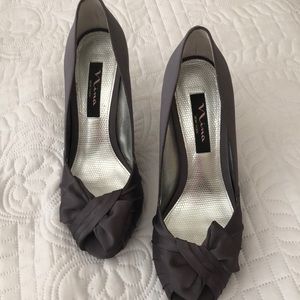 Grey dress shoes